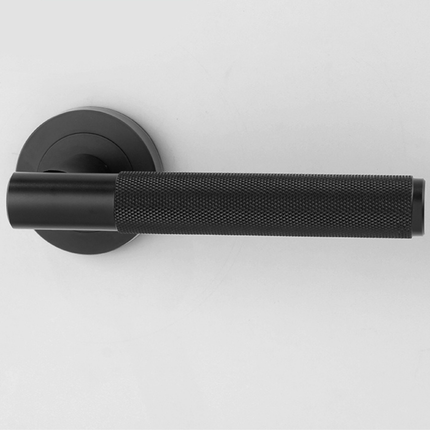 Deurbeslagset Design - Deurklinken Zwart - Ribbel - Aluminium - Met Rozet - Binnendeur - Seprio