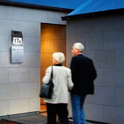Huisnummer Verlichting - Solar - LED Huisnummerbord Zonne Energie - 1/2/3/4/5/6/7/8/9/0 - Huisnummerbord - Zwart - Seprio